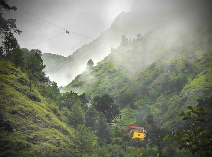 thirthan-valley-mountains-